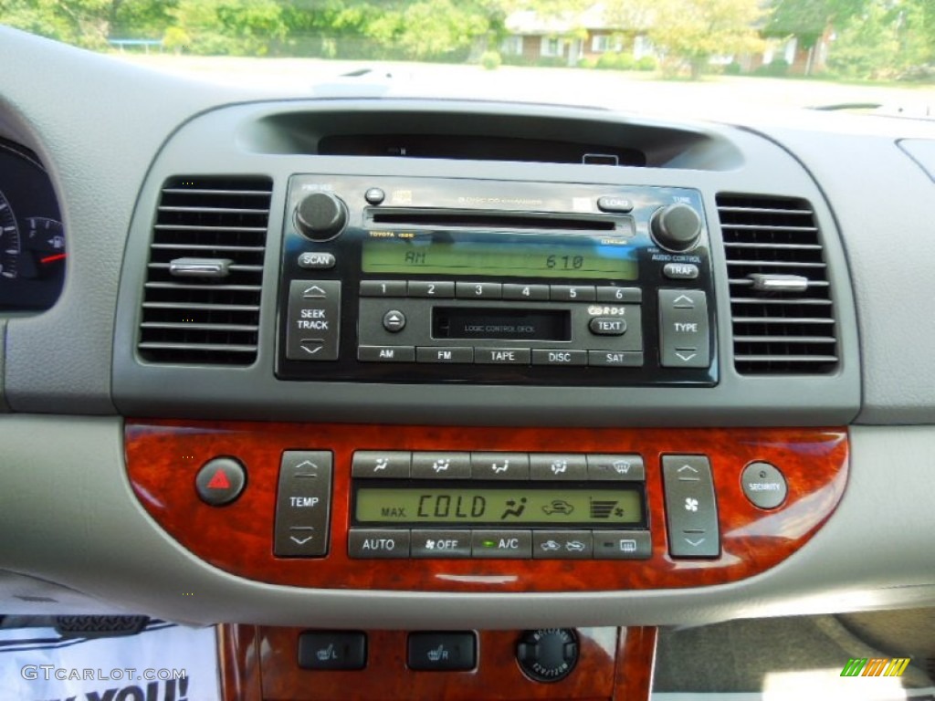 2005 Toyota Camry XLE V6 Controls Photo #69441844