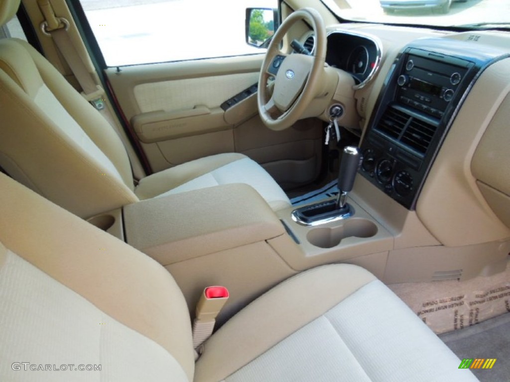 2010 Explorer XLT - Torch Red / Camel photo #21