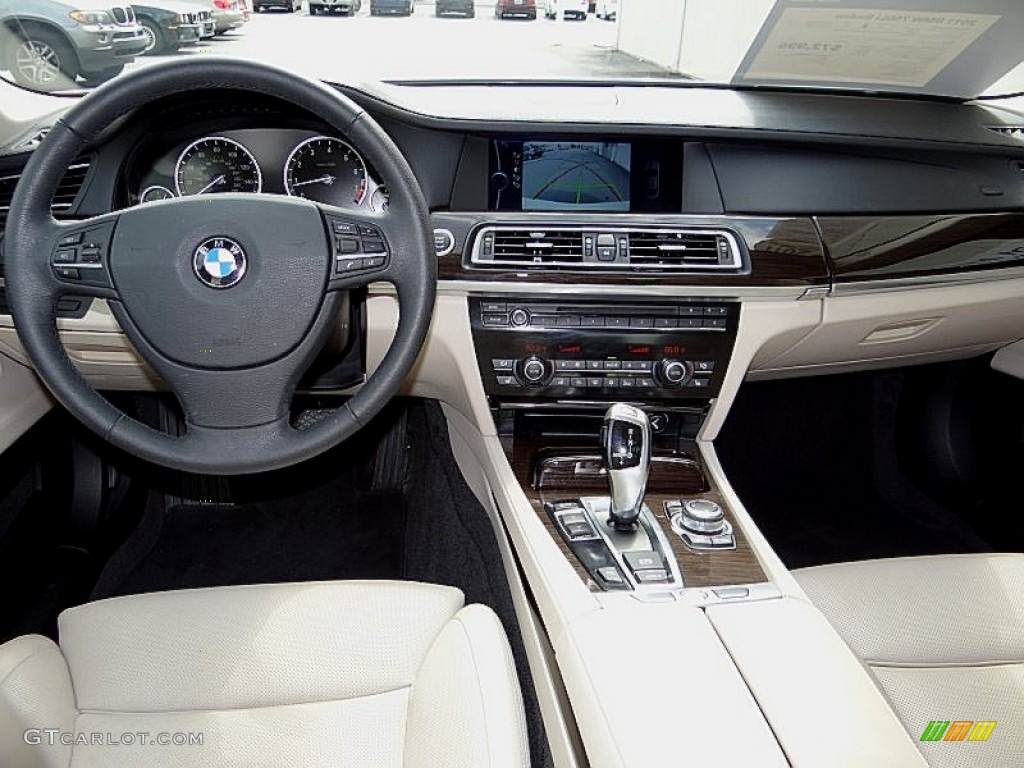 2011 BMW 7 Series 750Li Sedan Oyster/Black Dashboard Photo #69446167