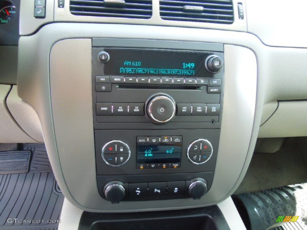 2013 Chevrolet Avalanche LT 4x4 Black Diamond Edition Controls Photo #69447175
