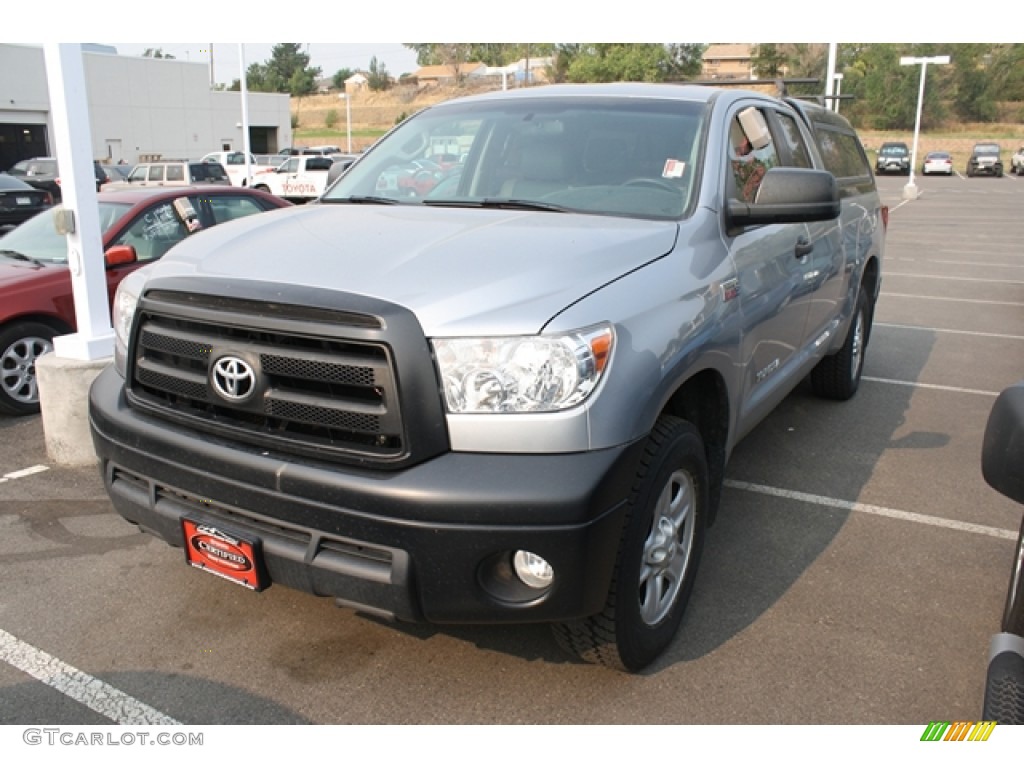 2010 Tundra Double Cab 4x4 - Silver Sky Metallic / Graphite Gray photo #4