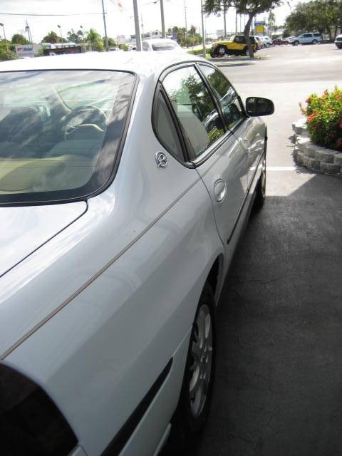 2000 Impala  - Bright White / Light Oak photo #4