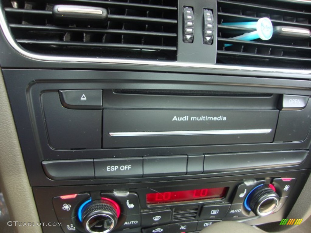 2010 Audi A5 2.0T quattro Coupe Controls Photo #69455947