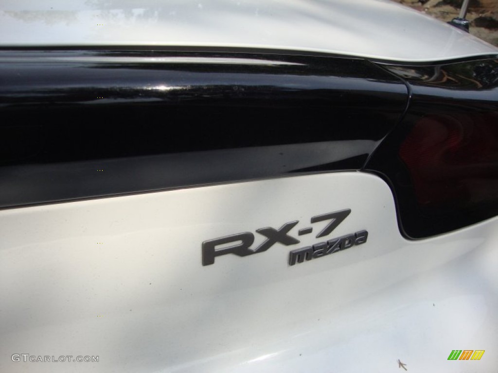 1994 Mazda RX-7 Twin Turbo Marks and Logos Photos