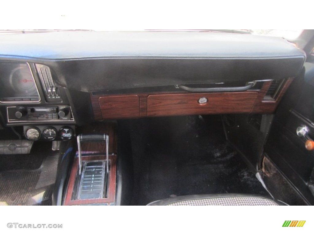 1969 Chevrolet Camaro SS Coupe Black/Gray Houndstooth Dashboard Photo #69456739