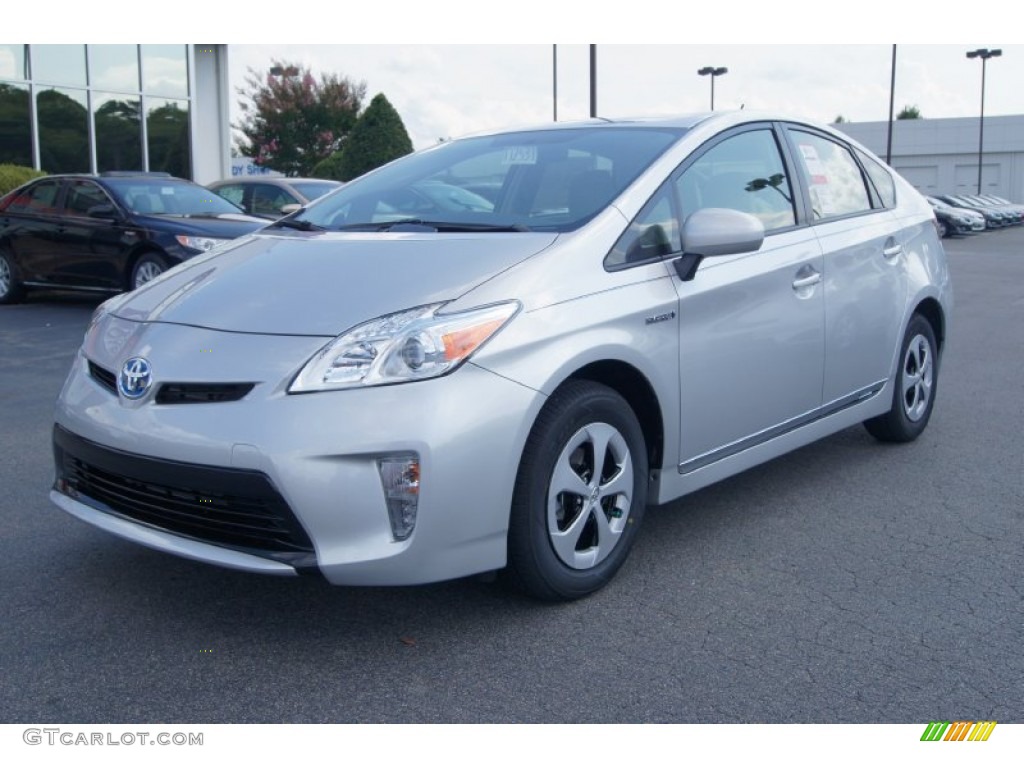 Classic Silver Metallic Toyota Prius 3rd Gen