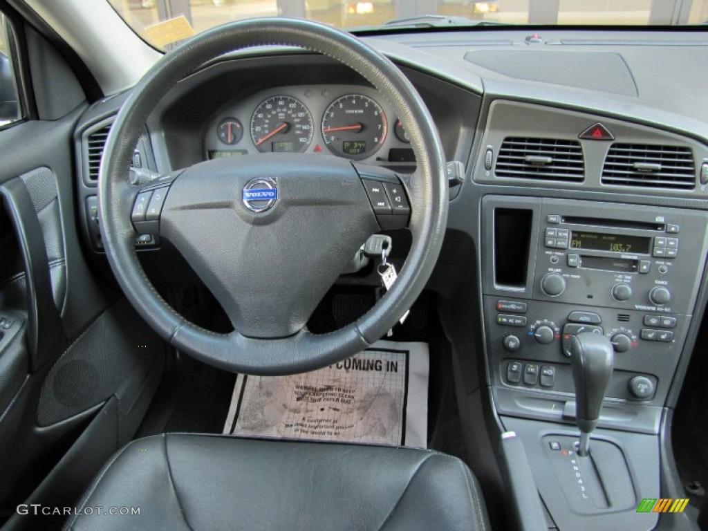 2003 Volvo S60 2.4 Graphite Dashboard Photo #69457537