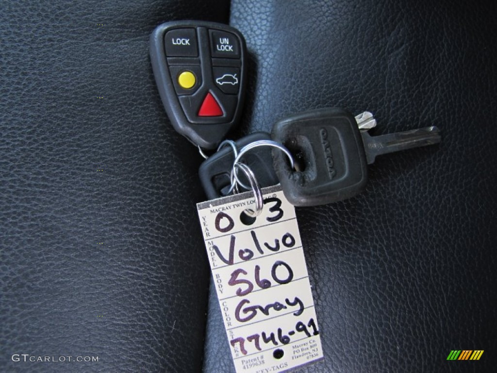 2003 Volvo S60 2.4 Keys Photos
