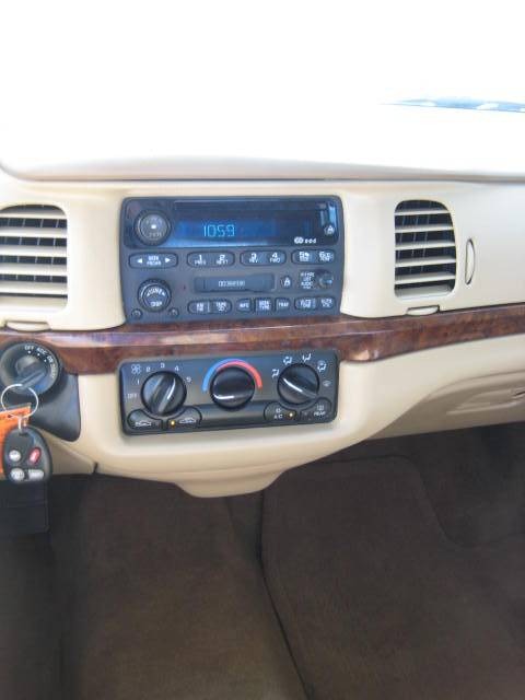 2000 Impala  - Bright White / Light Oak photo #12