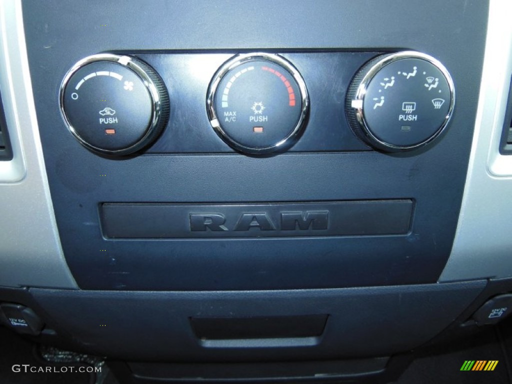 2012 Ram 1500 SLT Quad Cab - Bright White / Dark Slate Gray/Medium Graystone photo #19