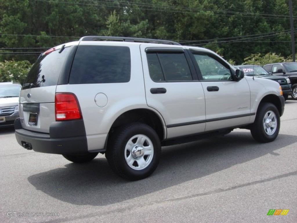 2004 Explorer XLS - Silver Birch Metallic / Graphite photo #6