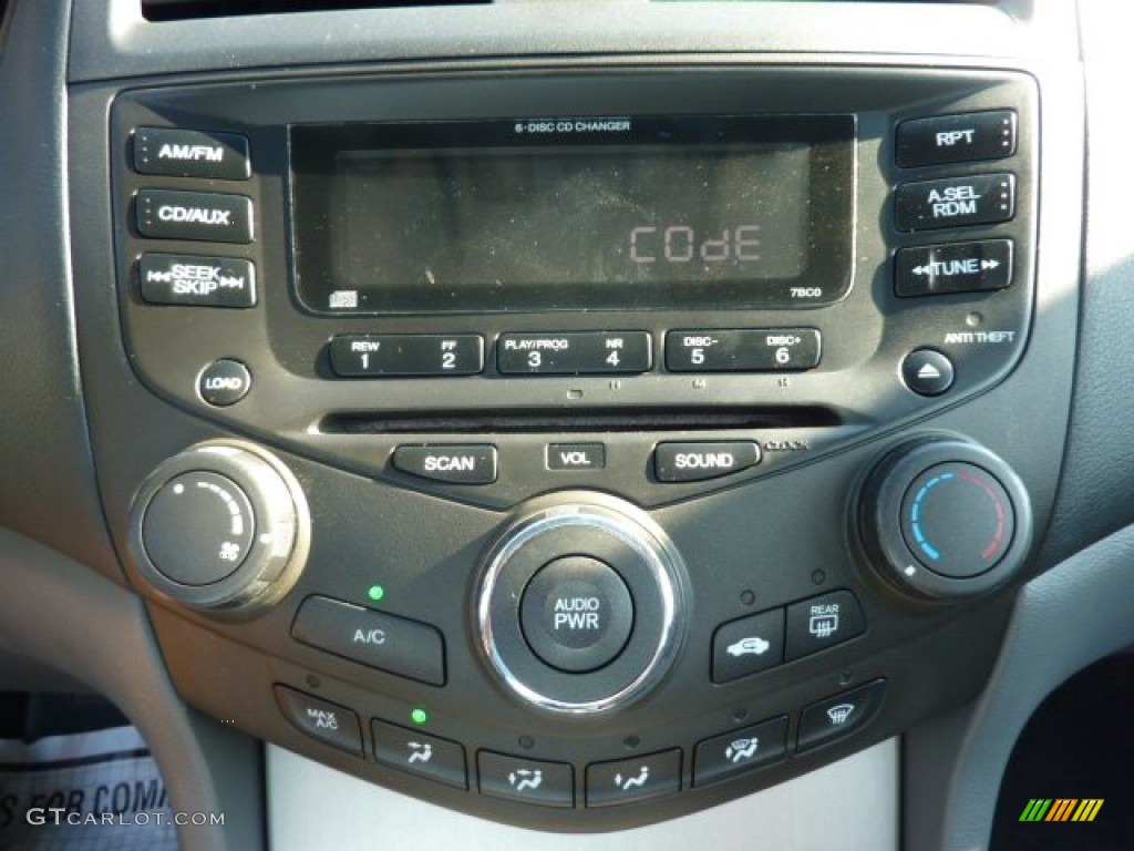 2003 Honda Accord EX Sedan Controls Photo #69465511