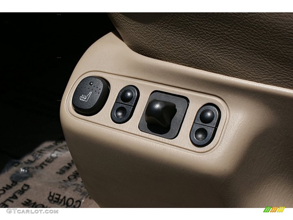 2003 Ford Excursion Limited Controls Photo #69466420