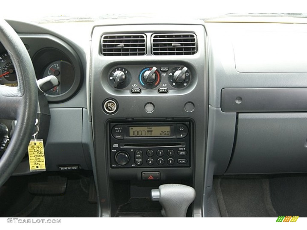 2002 Xterra XE V6 - Solar Yellow / Gray Celadon photo #25