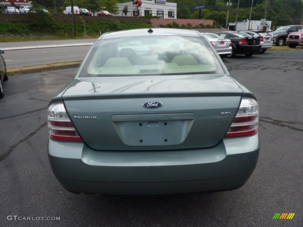 2008 Taurus SEL - Titanium Green Metallic / Camel photo #6