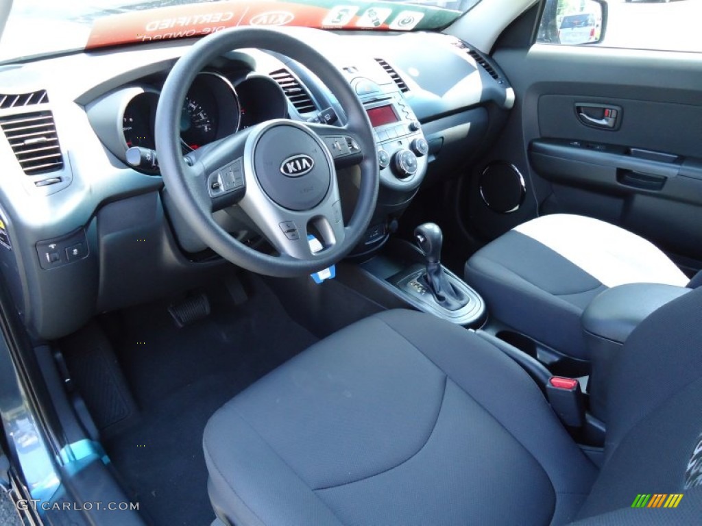 Black Soul Logo Cloth Interior 2011 Kia Soul + Photo #69470581