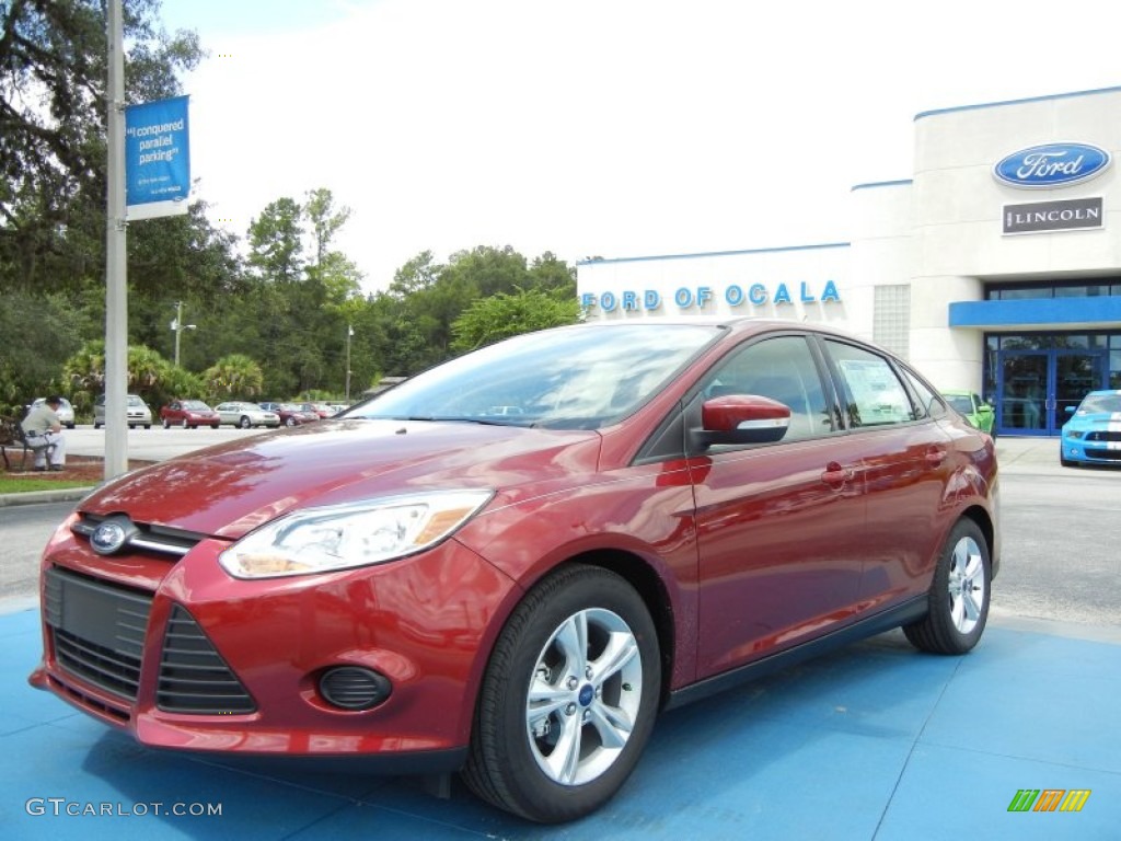 2013 Focus SE Sedan - Ruby Red / Charcoal Black photo #1