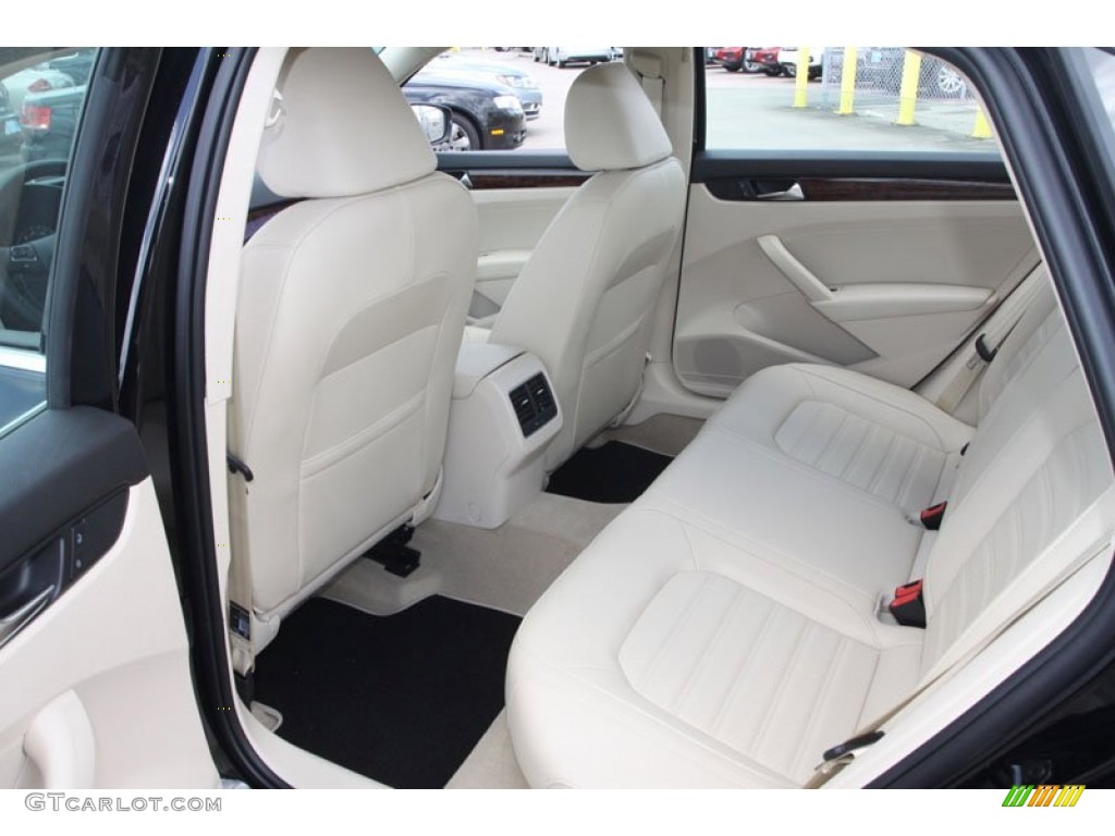 2013 Volkswagen Passat 2.5L SEL Rear Seat Photo #69476194