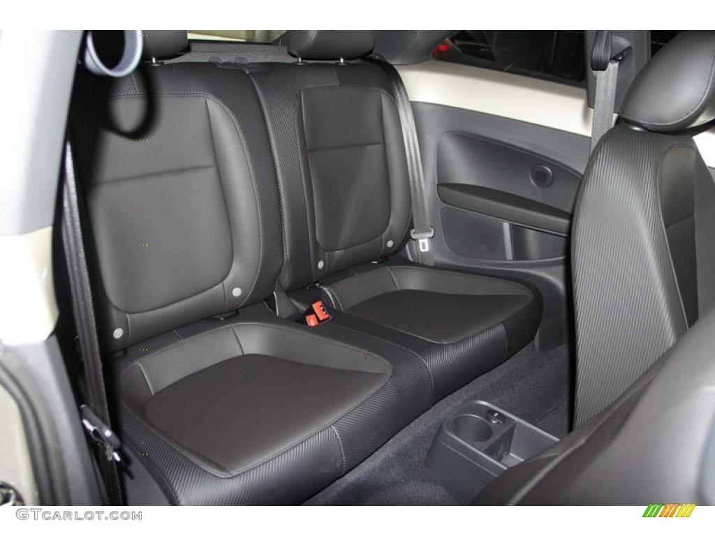 2012 Volkswagen Beetle 2.5L Rear Seat Photo #69476737