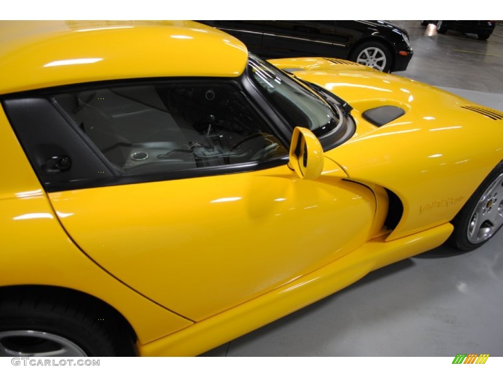 2001 Viper RT-10 - Viper Race Yellow / Black photo #16