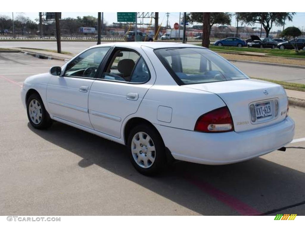 2001 Sentra GXE - Avalanche White / Sand photo #5