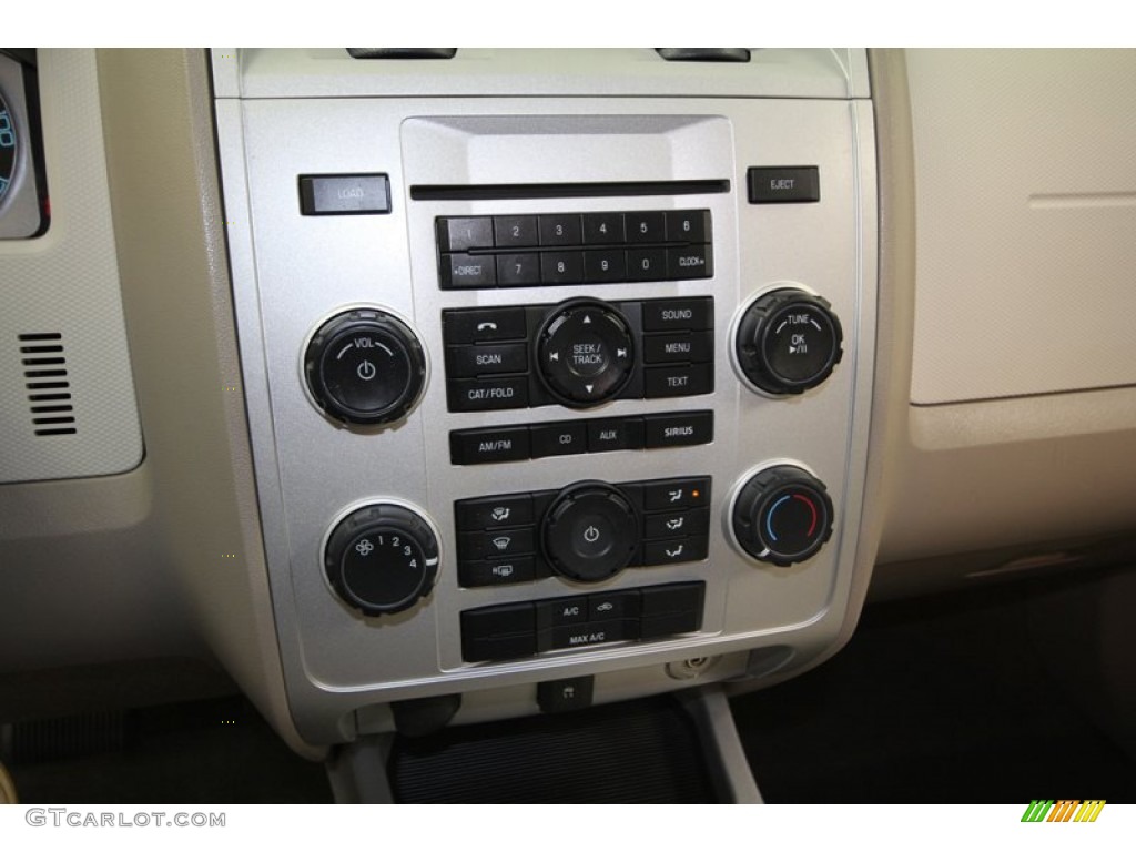 2010 Mercury Mariner V6 Controls Photo #69480136