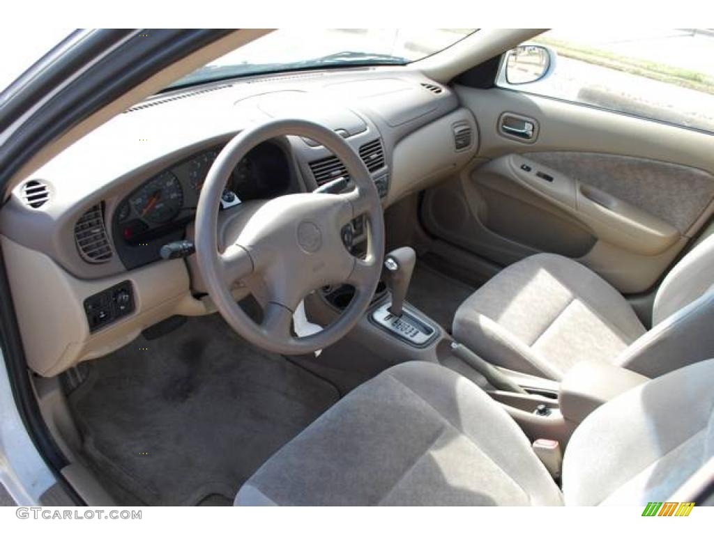 2001 Sentra GXE - Avalanche White / Sand photo #12