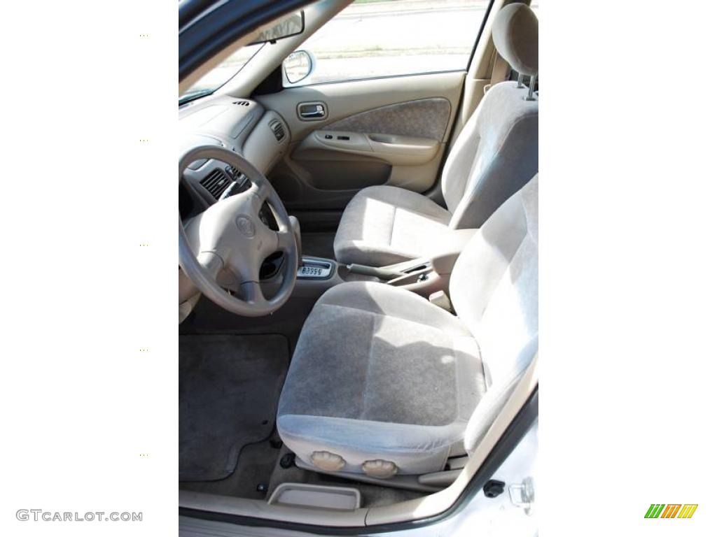 2001 Sentra GXE - Avalanche White / Sand photo #17