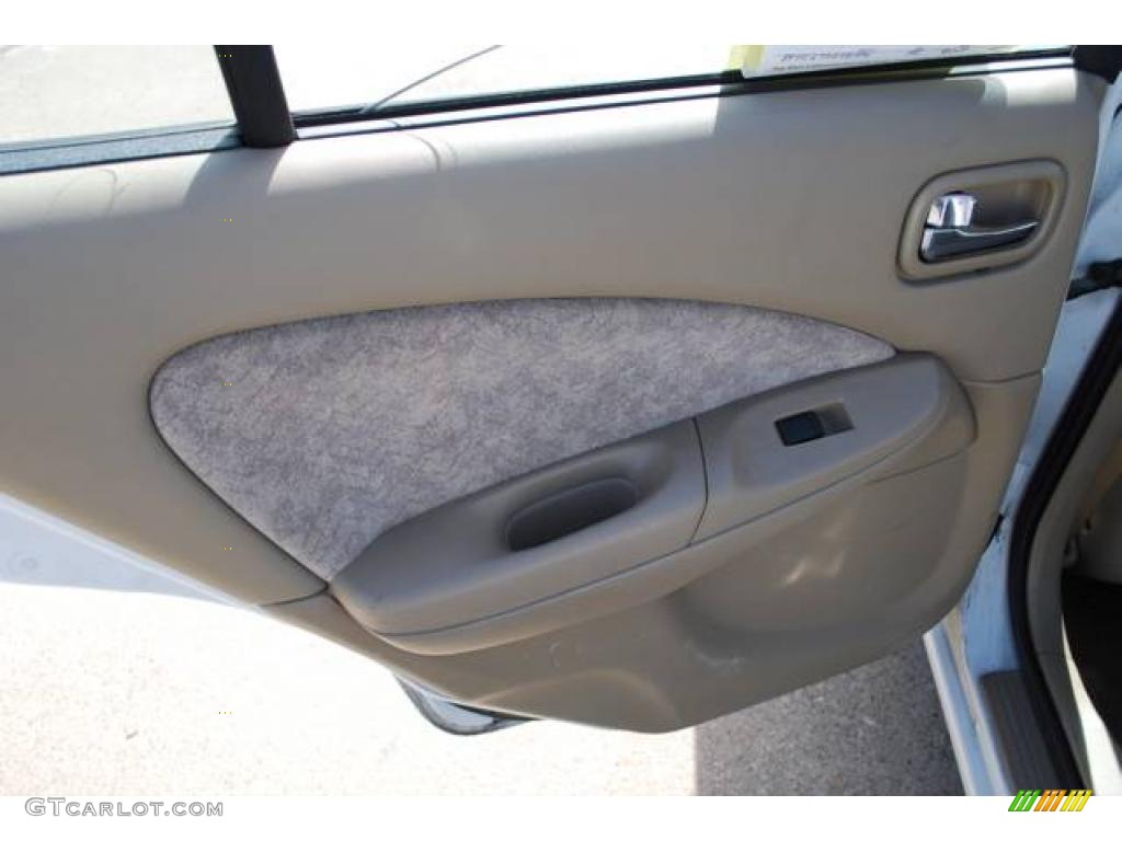 2001 Sentra GXE - Avalanche White / Sand photo #21