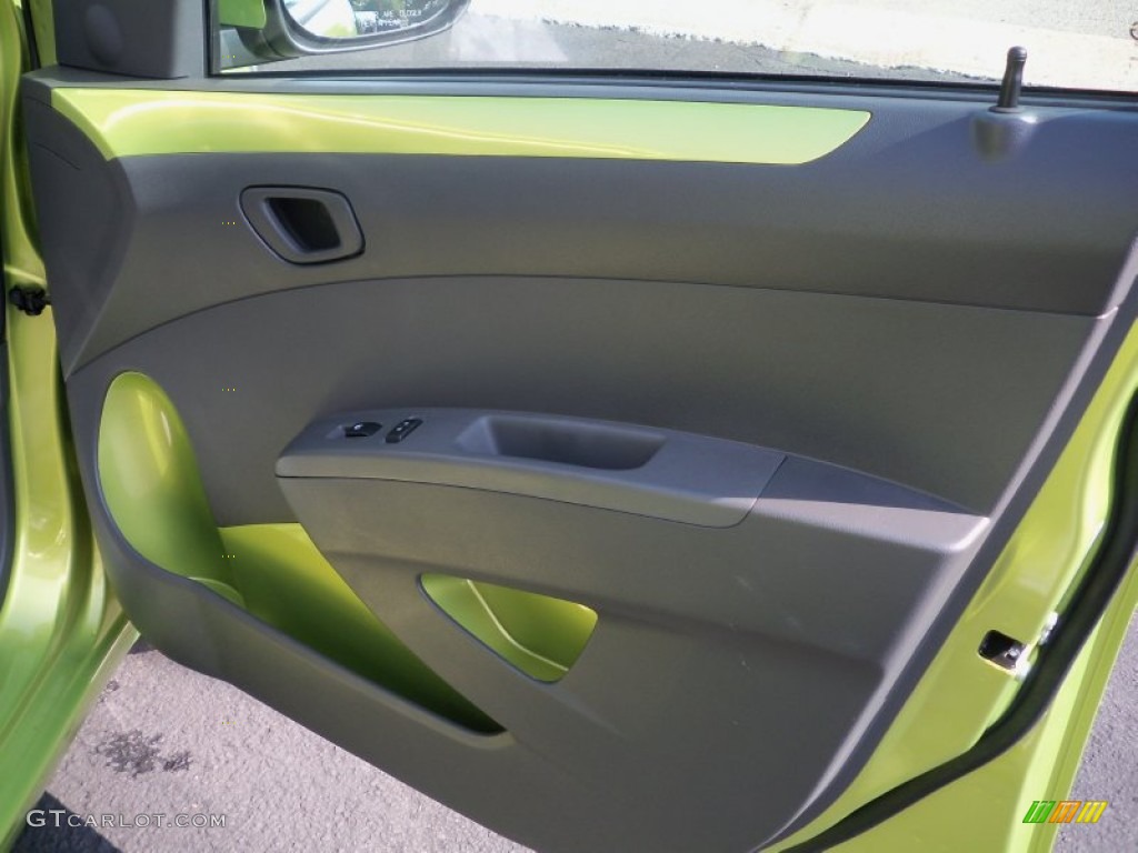 2013 Chevrolet Spark LT Green/Green Door Panel Photo #69486946