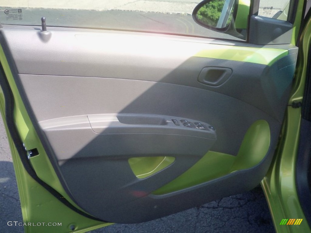 2013 Chevrolet Spark LT Green/Green Door Panel Photo #69486973