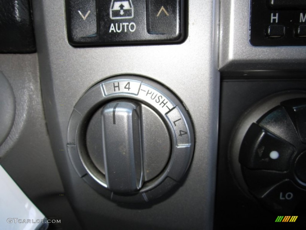 2003 Toyota 4Runner SR5 4x4 Controls Photo #69488580