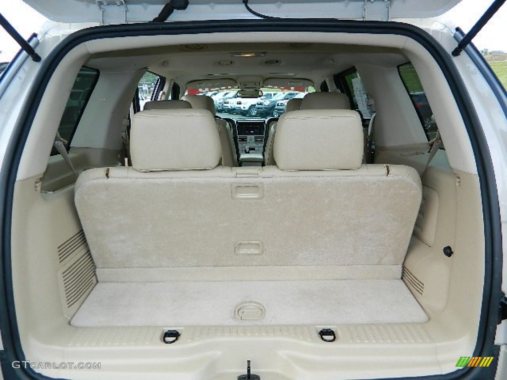 2005 Lincoln Aviator Luxury Trunk Photo #69489883