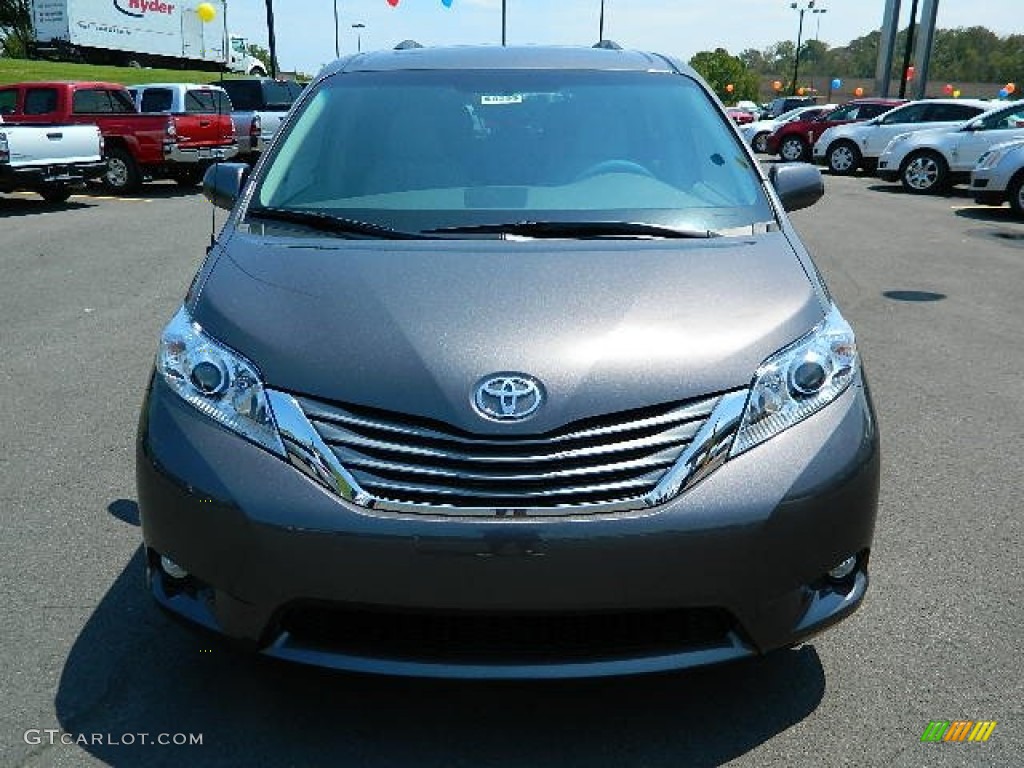 2012 Sienna XLE - Predawn Gray Mica / Light Gray photo #8