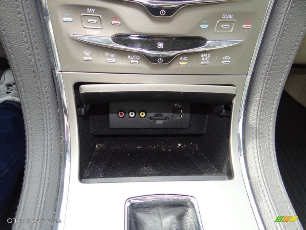2011 Lincoln MKX FWD Controls Photo #69492259