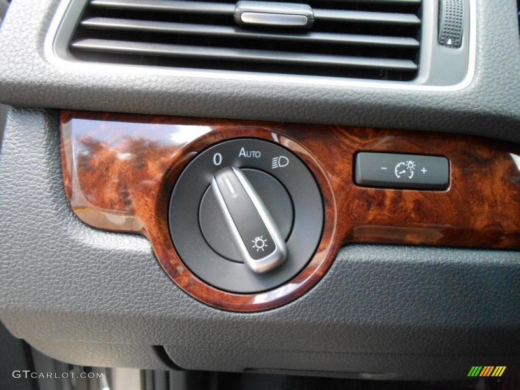 2013 Volkswagen Passat 2.5L SEL Controls Photo #69494026
