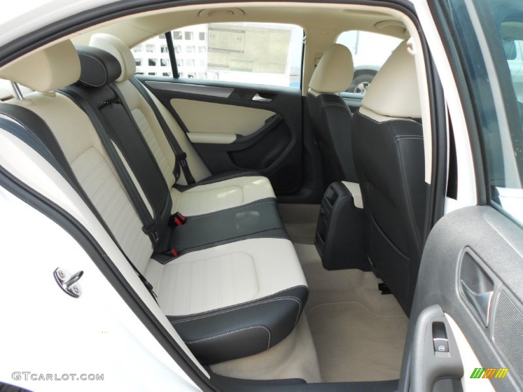2012 Volkswagen Jetta SEL Sedan Rear Seat Photo #69494846