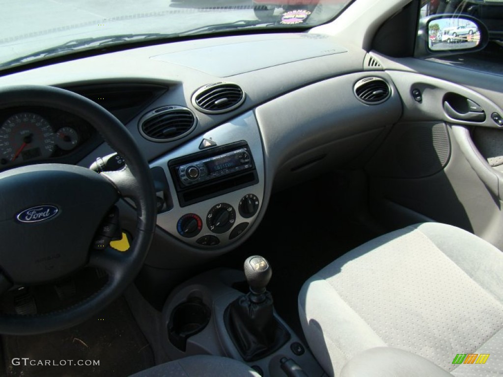 2003 Focus ZTS Sedan - CD Silver Metallic / Medium Graphite photo #15