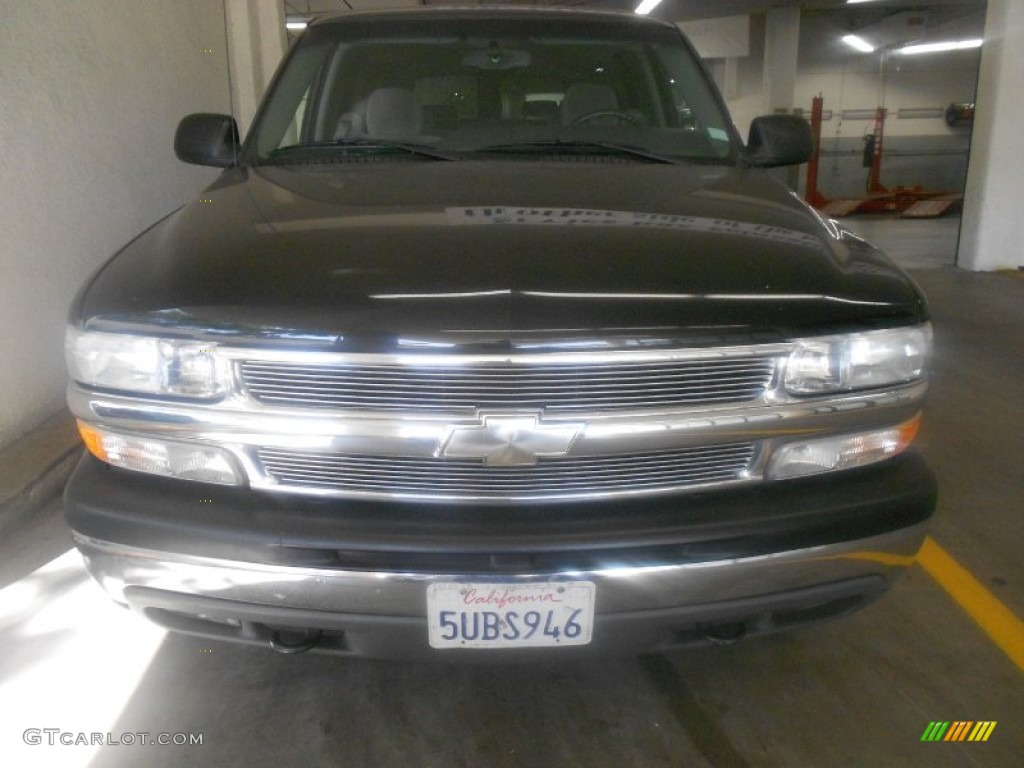2003 Suburban 1500 LS 4x4 - Black / Gray/Dark Charcoal photo #2