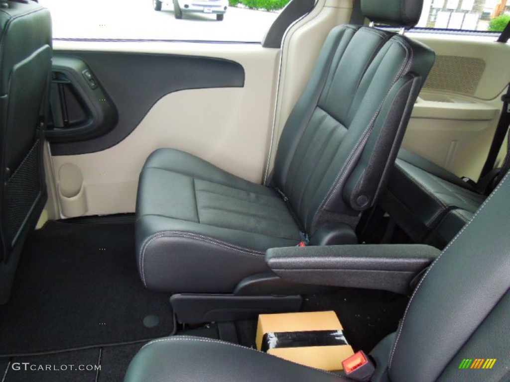 Black/Light Graystone Interior 2013 Chrysler Town & Country Touring Photo #69500823