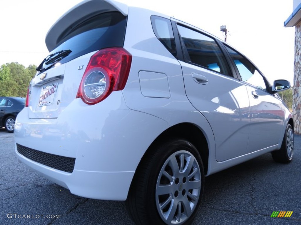 2010 Aveo Aveo5 LT - Summit White / Charcoal photo #7