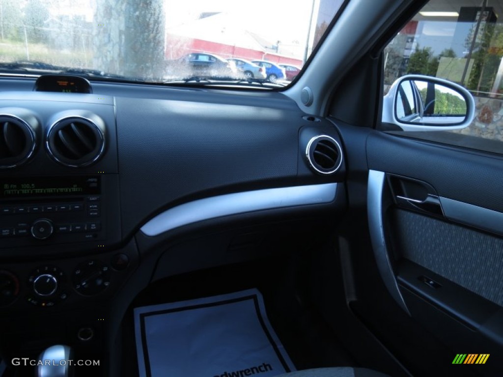 2010 Aveo Aveo5 LT - Summit White / Charcoal photo #16