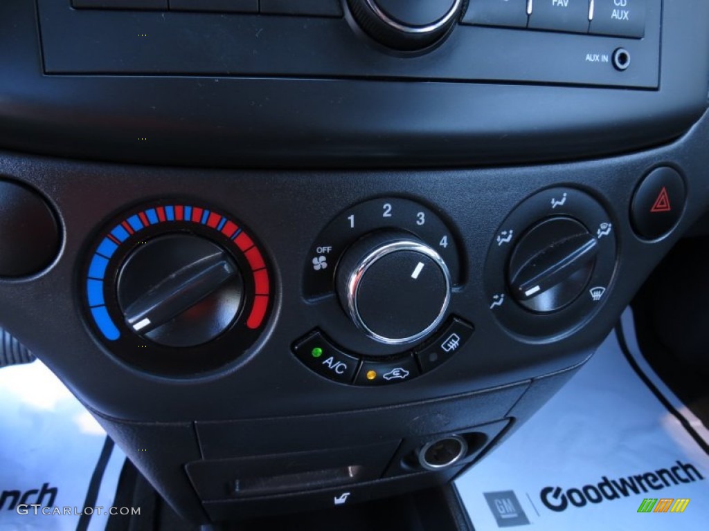 2010 Aveo Aveo5 LT - Summit White / Charcoal photo #23