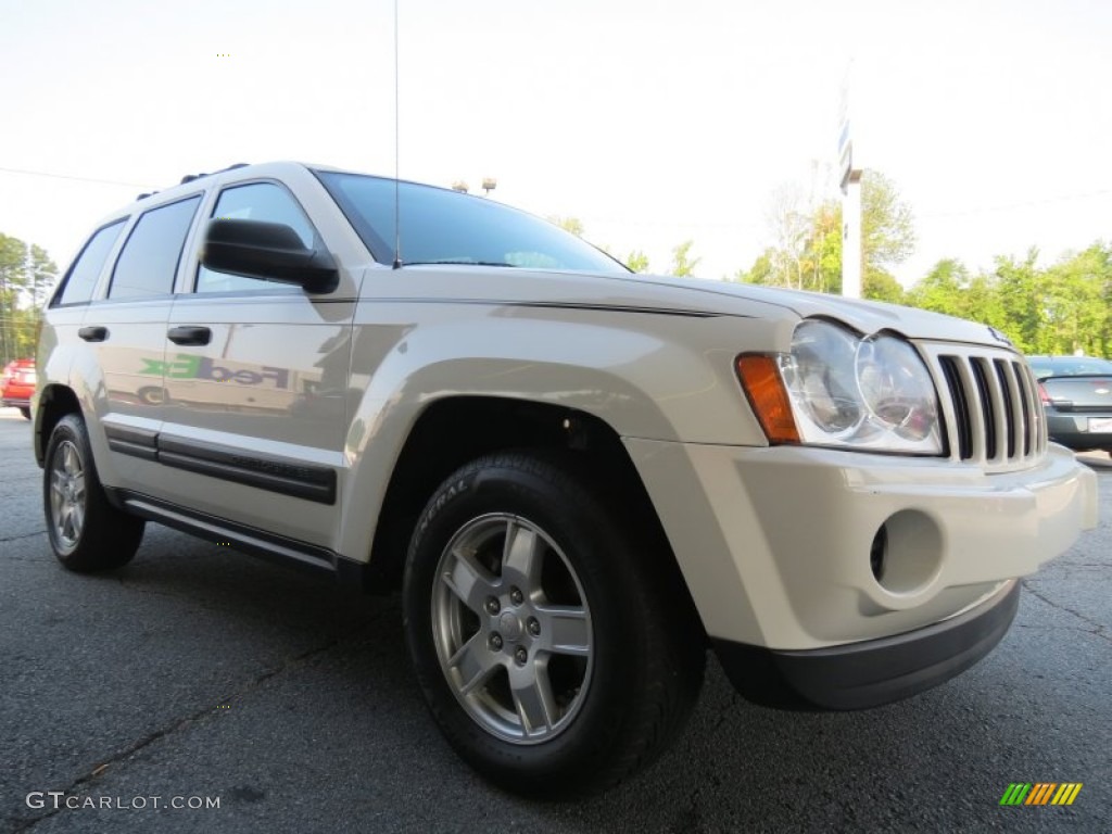 2006 Grand Cherokee Laredo - Stone White / Medium Slate Gray photo #1