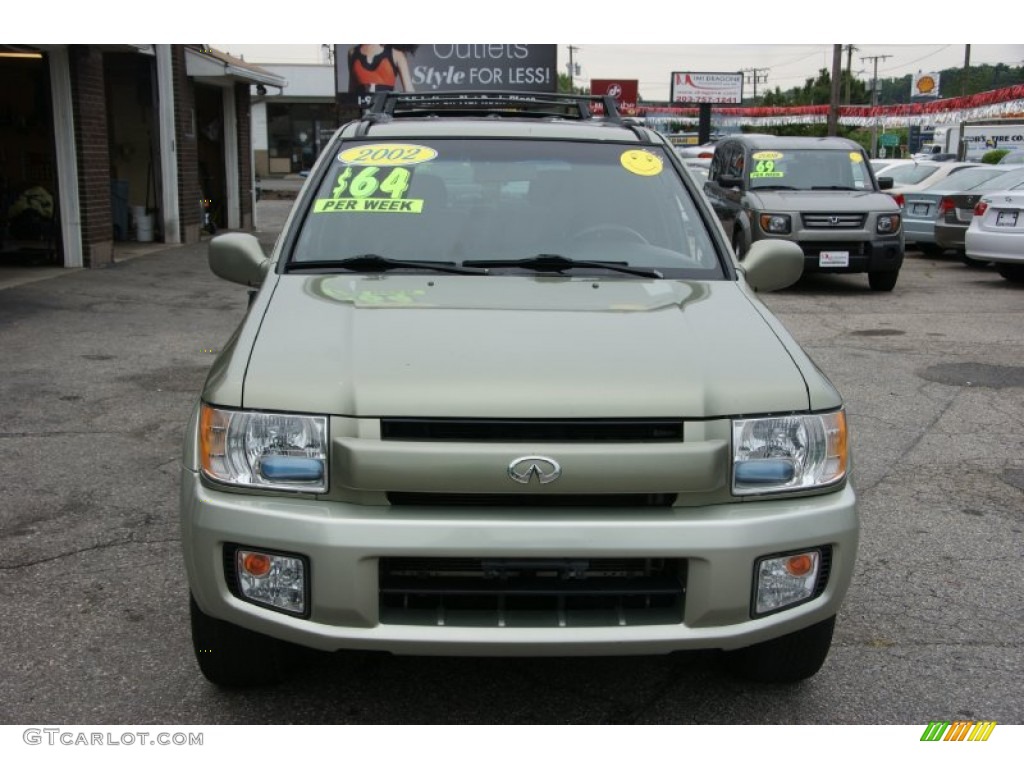 2002 QX4 4x4 - Millenium Jade Metallic / Graphite photo #2