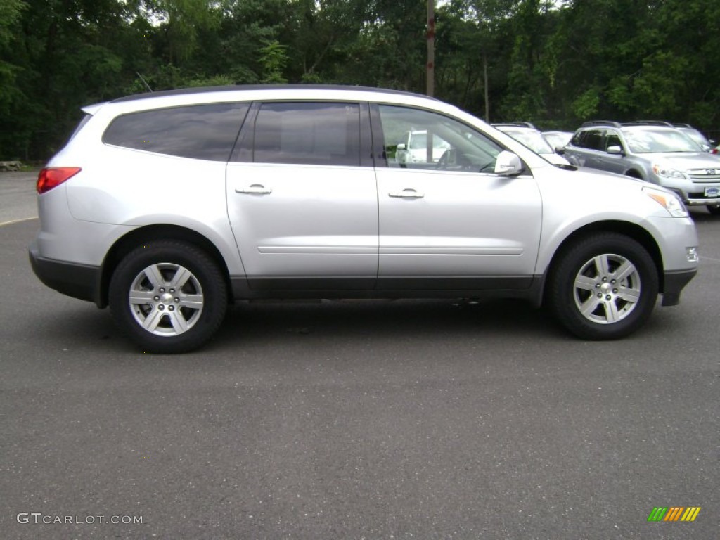 2010 Traverse LT - Silver Ice Metallic / Dark Gray/Light Gray photo #7