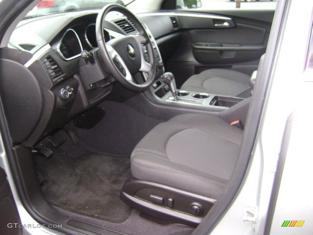 2010 Traverse LT - Silver Ice Metallic / Dark Gray/Light Gray photo #10