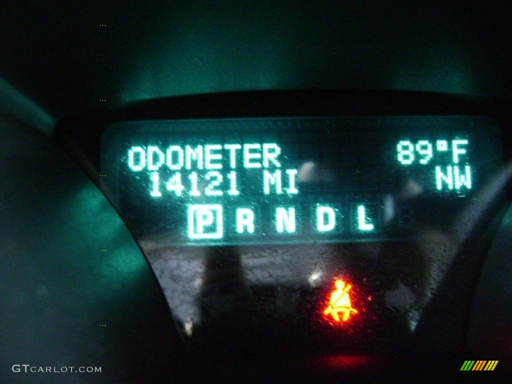 2010 Traverse LT - Silver Ice Metallic / Dark Gray/Light Gray photo #14