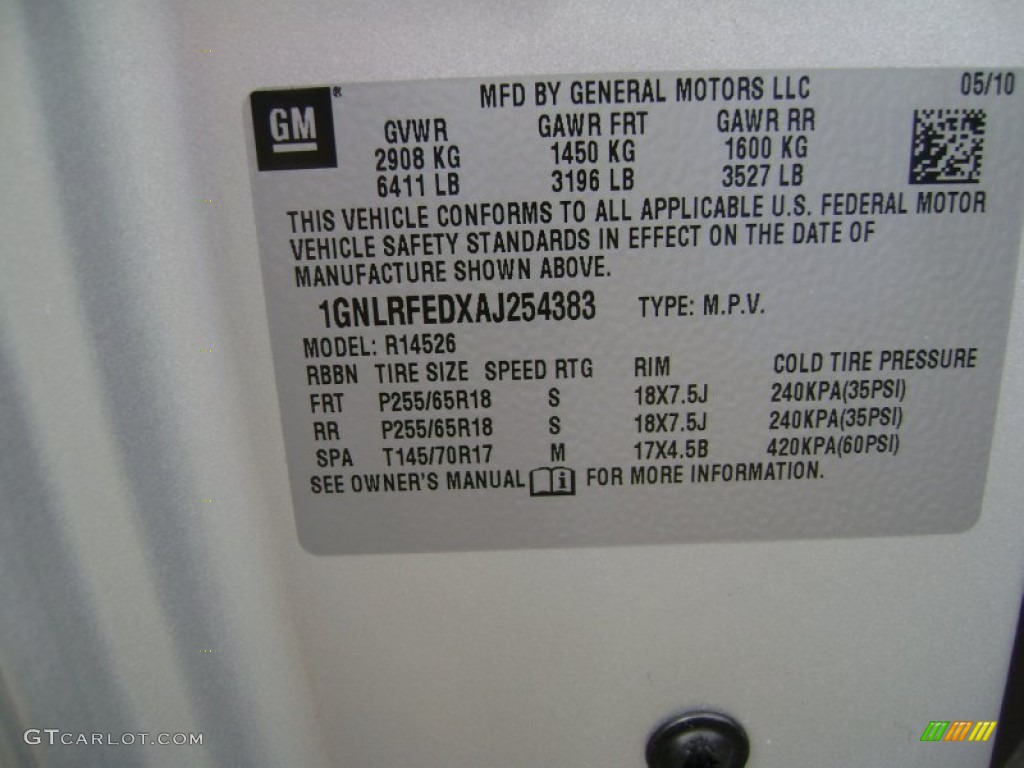 2010 Traverse LT - Silver Ice Metallic / Dark Gray/Light Gray photo #15