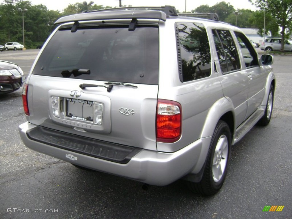 2002 QX4 4x4 - Brilliant Silver Metallic / Graphite photo #4